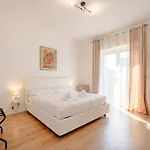 Apartmanhotel Bari Home 3*