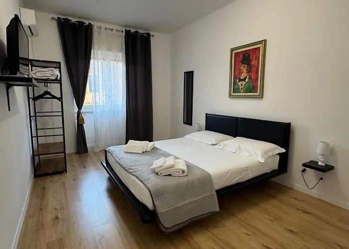 Aparthotel Bari Home 3*